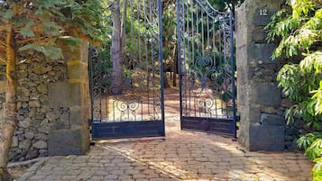 ด้านหน้าที่พัก