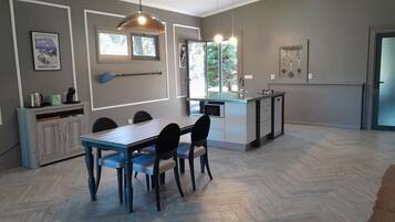 Traditioneel huis, 1 slaapkamer | Dineren in de kamer