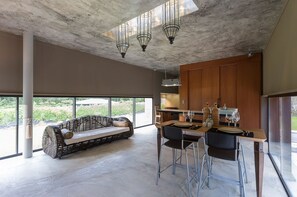 Deluxe Villa | In-room dining