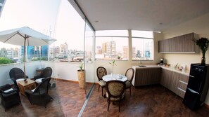 Suite studio Deluxe | Cuisine privée | Mini-réfrigérateur, four à micro-ondes, cafetiÚre-théiÚre