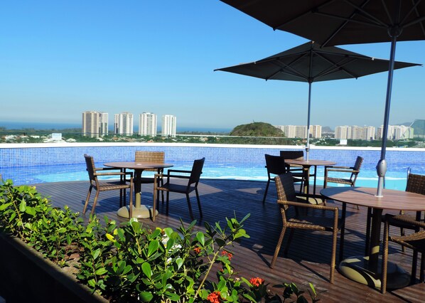 Outdoor pool, pool loungers