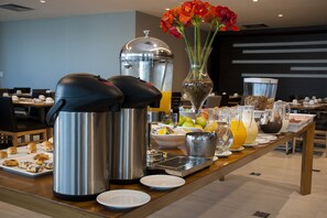 Free daily breakfast