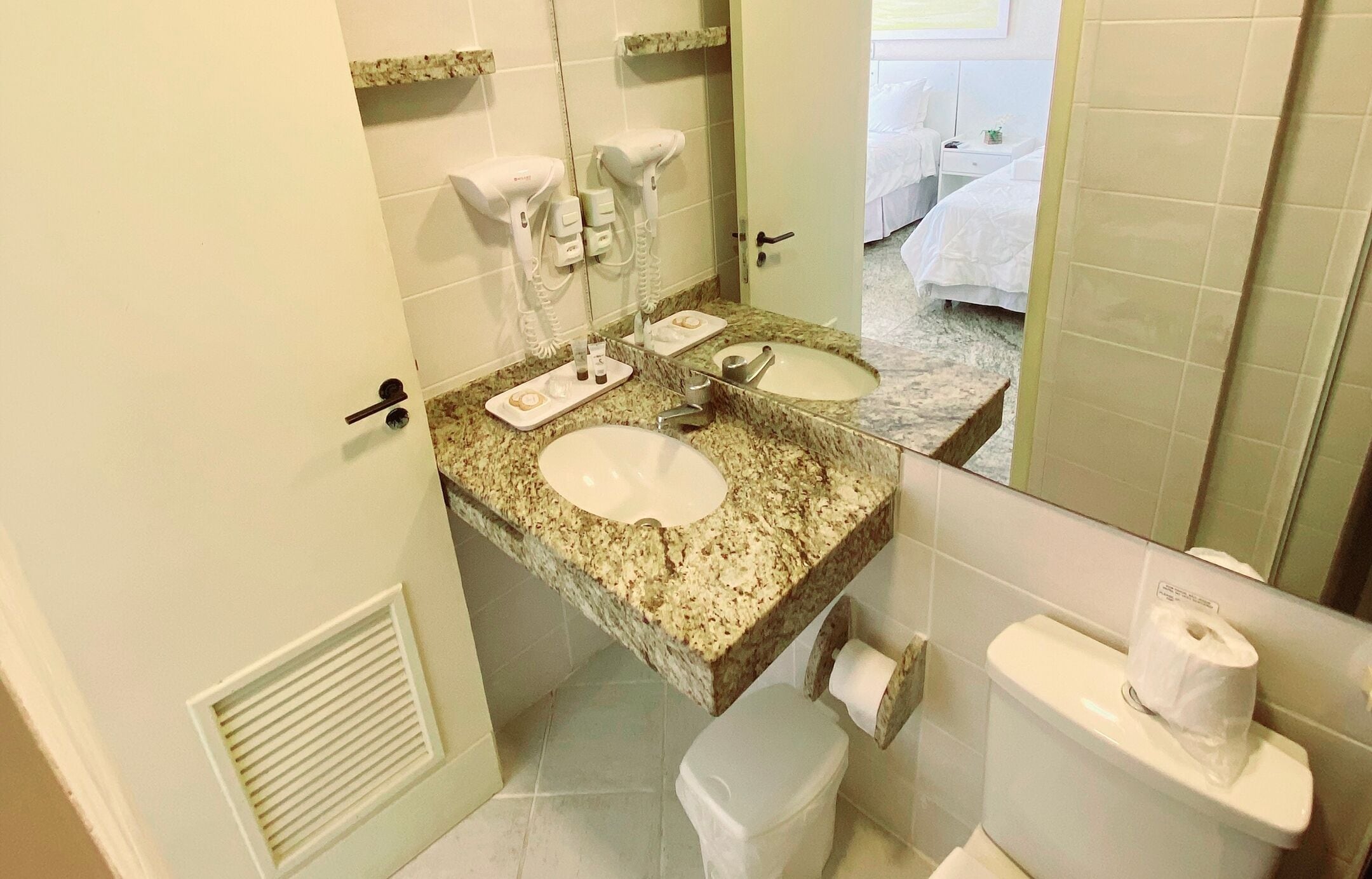 shower, free toiletries, towels