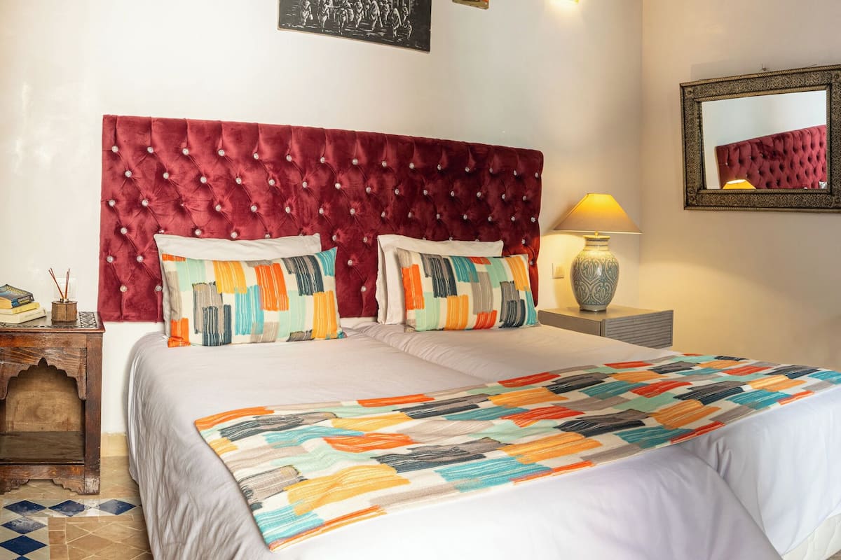 Chambre Double | Décoration personnalisée, ameublement personnalisé, rideaux occultants