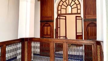 1 bedroom, individually decorated, individually furnished