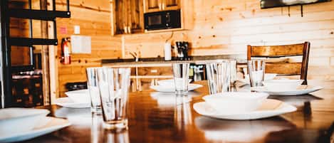 Cookware/dishes/utensils