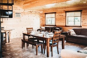 In-room dining - Edge-O-Dells Resort - 21 and Older (Wisconsin Dells)