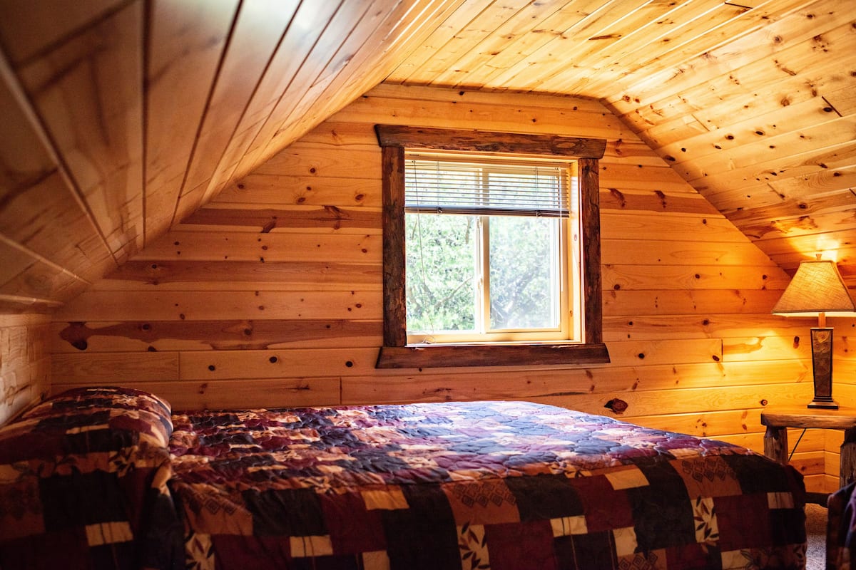 2 bedrooms, premium bedding, pillowtop beds, WiFi (free)