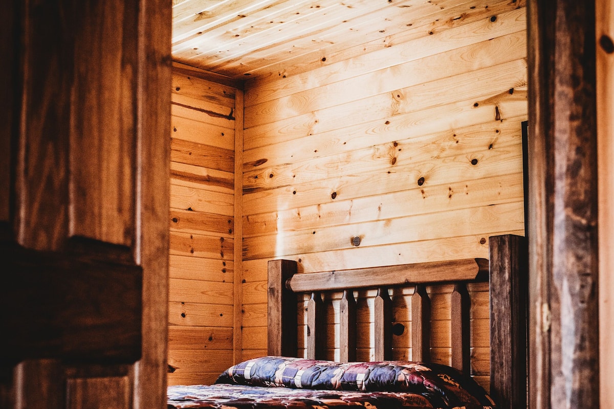 2 bedrooms, premium bedding, pillowtop beds, WiFi (free)