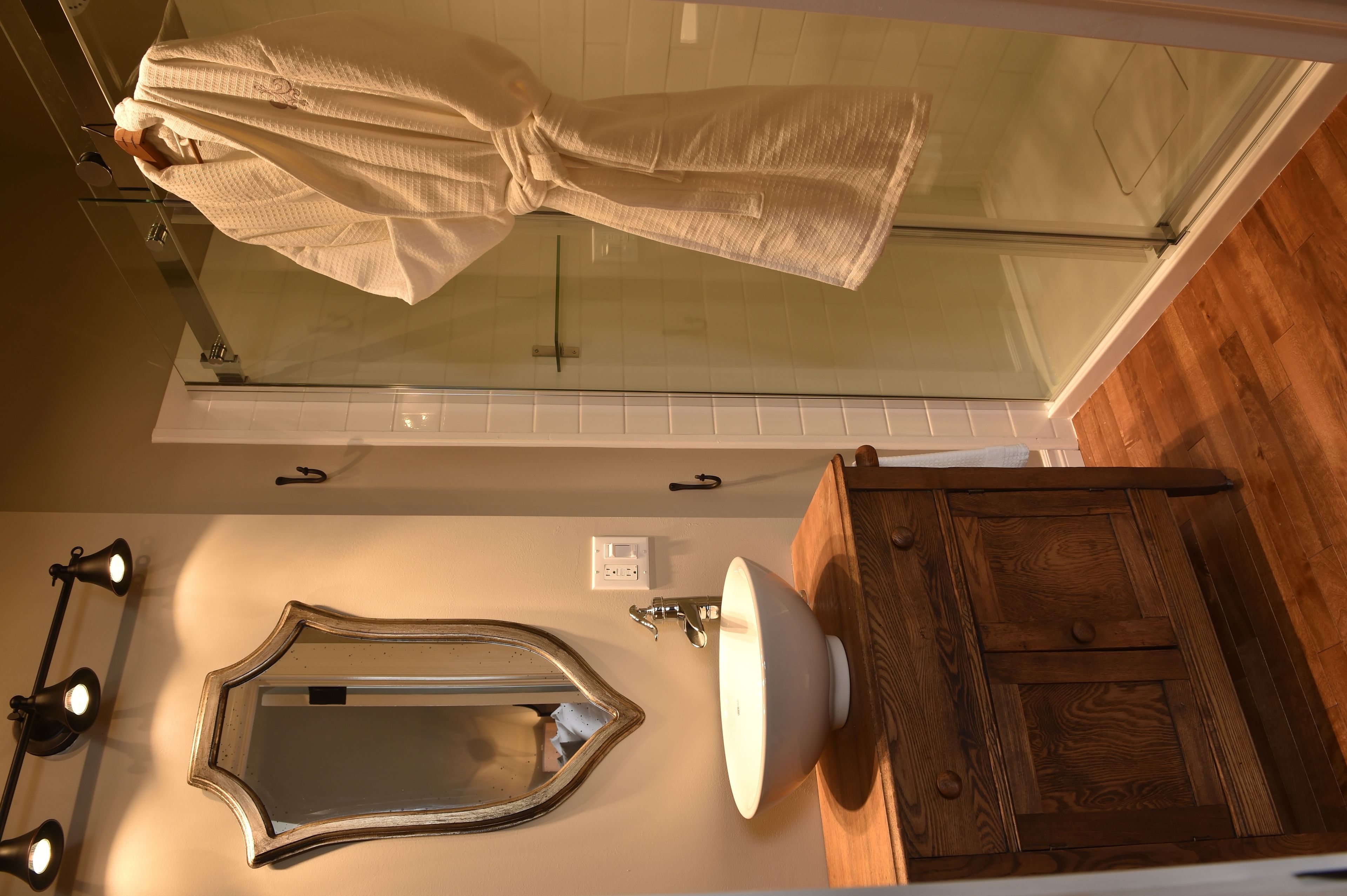 comfort room, 1 queen bed ( #5 ) | bathroom amenities | rainfall showerhead, free toiletries, hair dryer, bathrobes