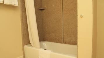 Combined shower/bathtub, free toiletries, hair dryer, towels