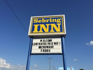 Property grounds - Sebring Inn (Sebring)