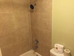 Double Room, 2 Double Beds, Non Smoking | Bathroom | Free toiletries, hair dryer, towels - Sebring Inn (Sebring)