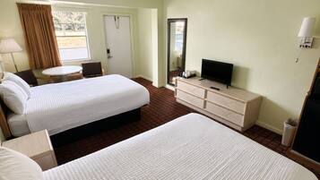 Tweepersoonskamer, 2 tweepersoonsbedden, niet-roken | Gratis wifi, beddengoed