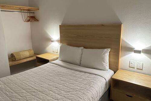 Standard Room | In-room safe, desk, iron/ironing board, free WiFi