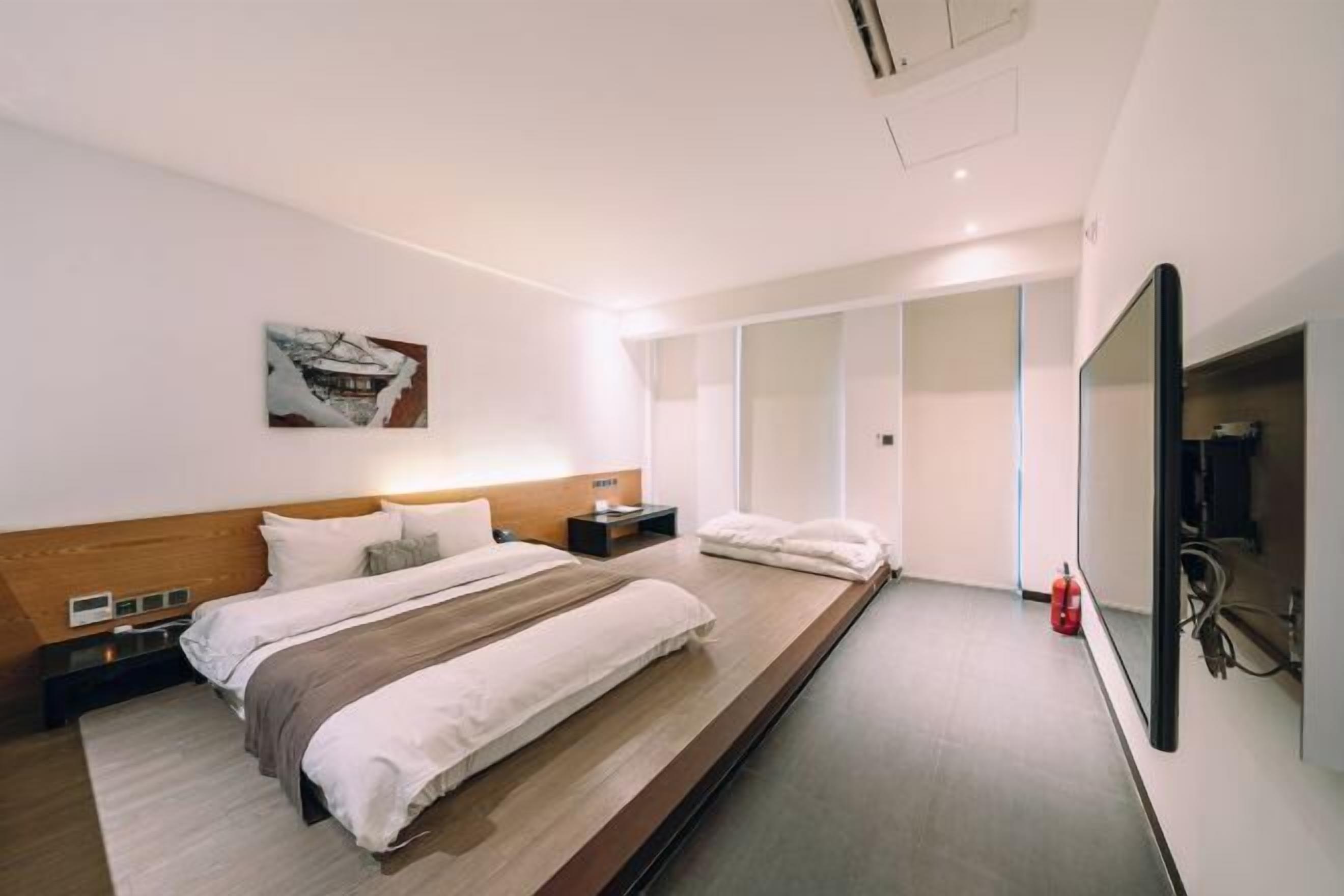 In-room safe, individually decorated, individually furnished, desk