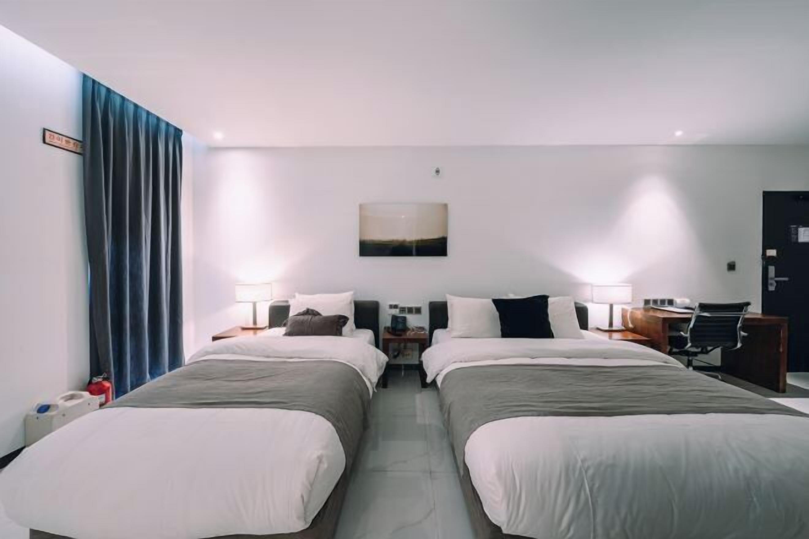 In-room safe, individually decorated, individually furnished, desk