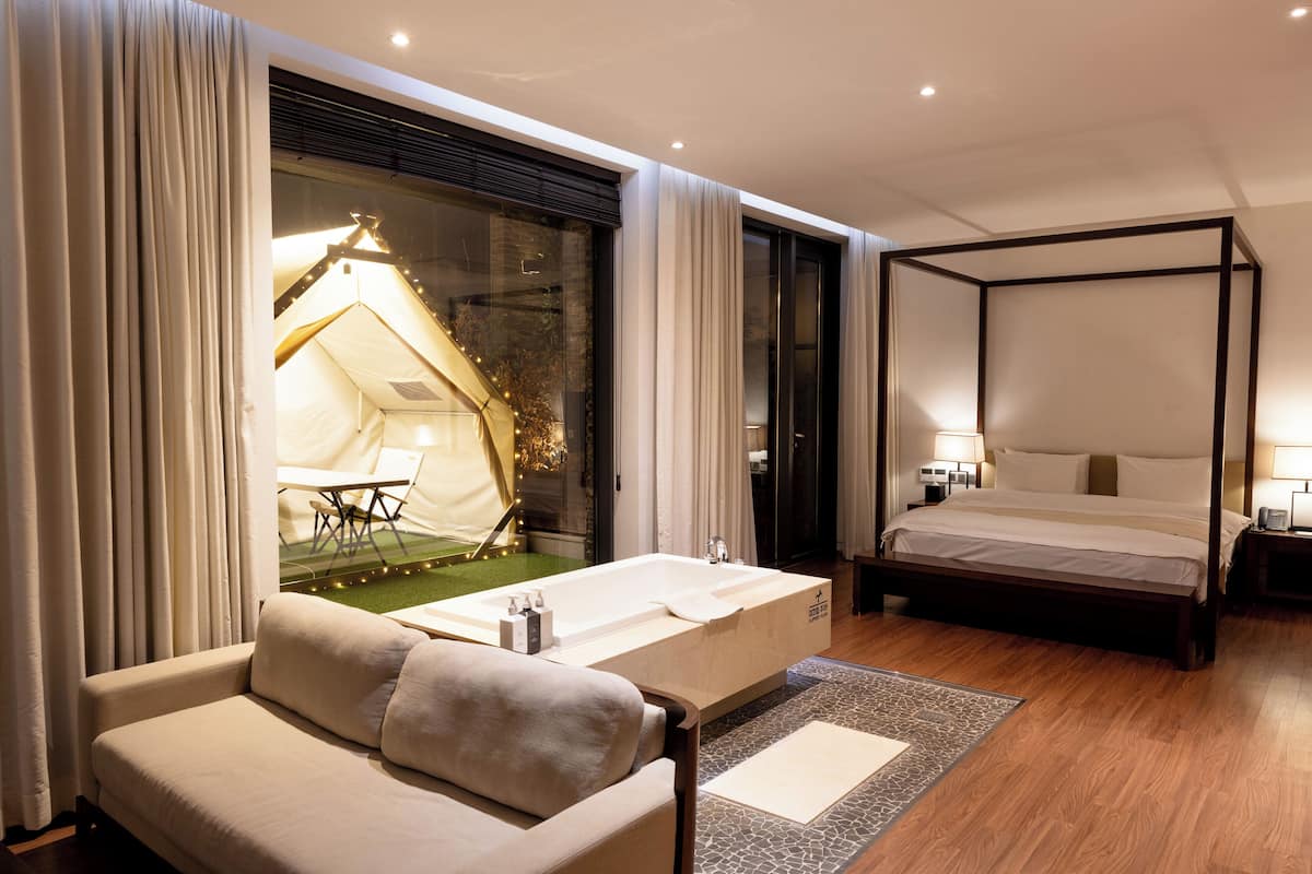garden suite | 1 bedroom, egyptian cotton sheets, premium bedding, down duvets