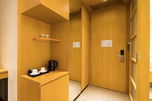 Premium bedding, down duvets, pillow-top beds, in-room safe