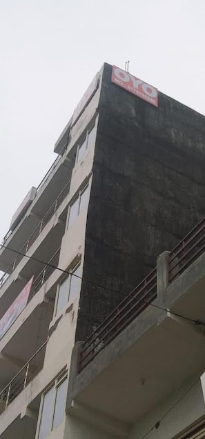 Exterior - Hotel Queens Residency Gurgaon (Gurugram)