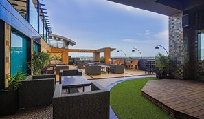 Se sirven desayunos, almuerzos y cenas; cocina internacional