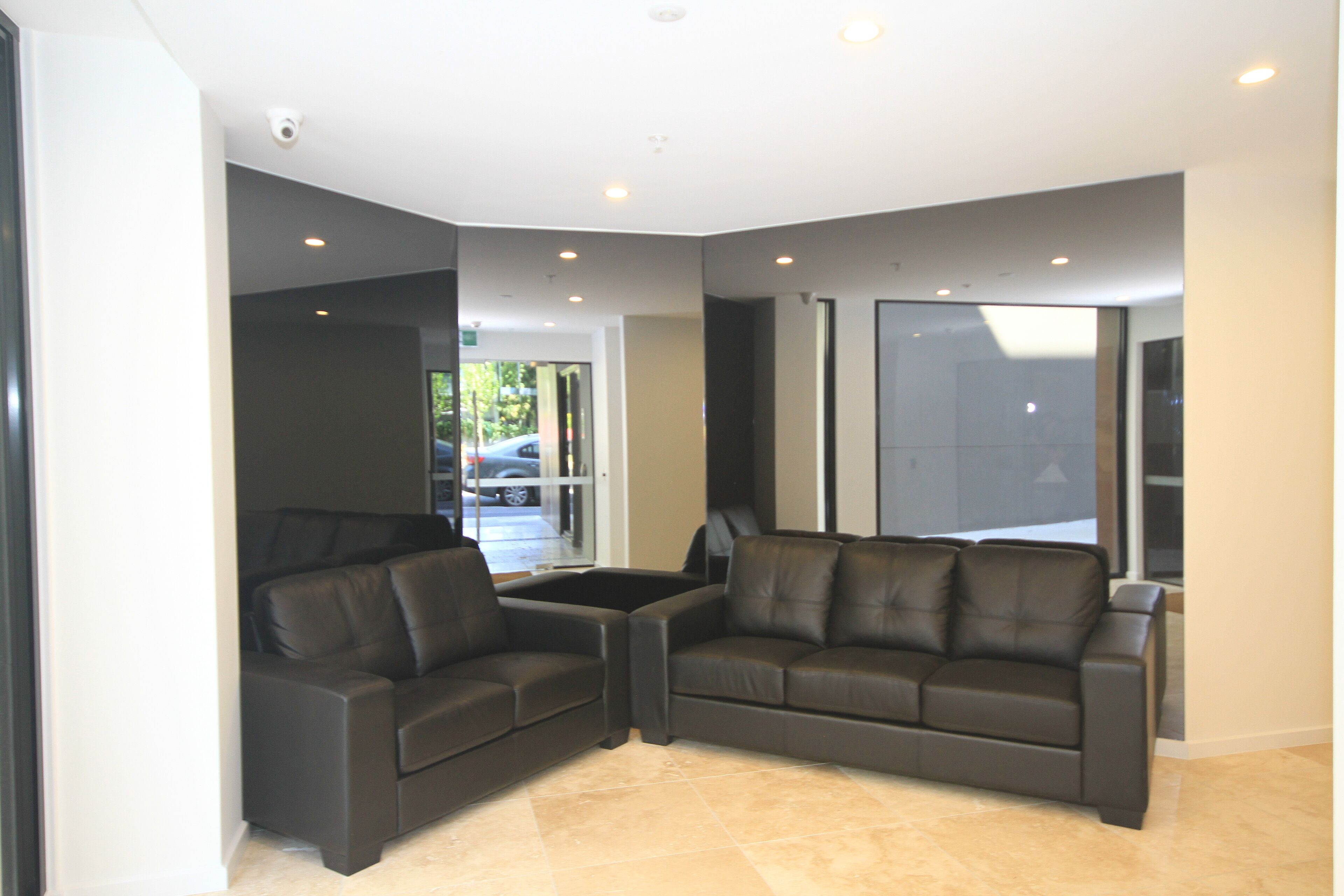 RNR Serviced Apartments North Melbourne — image 30