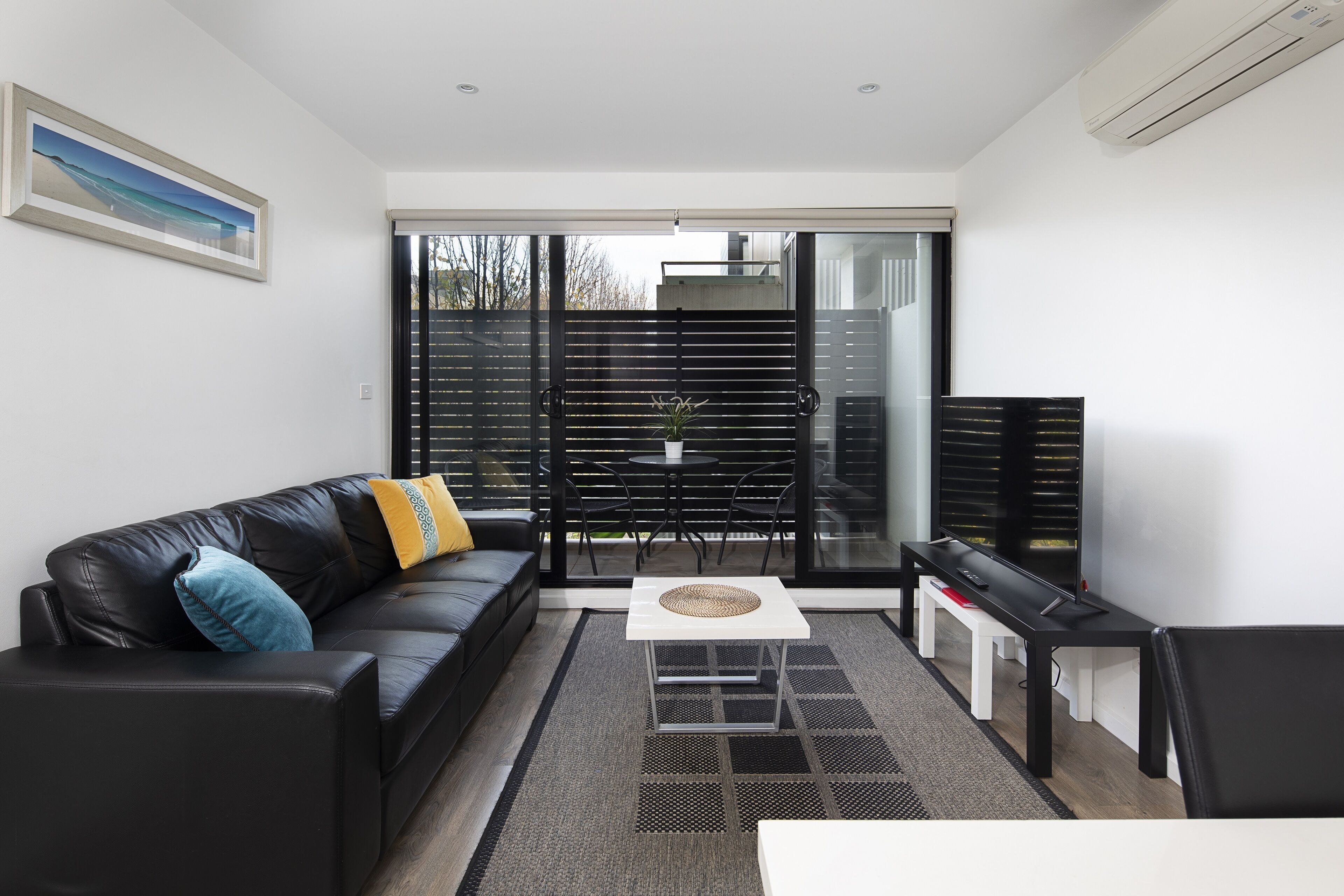 RNR Serviced Apartments North Melbourne — image 17