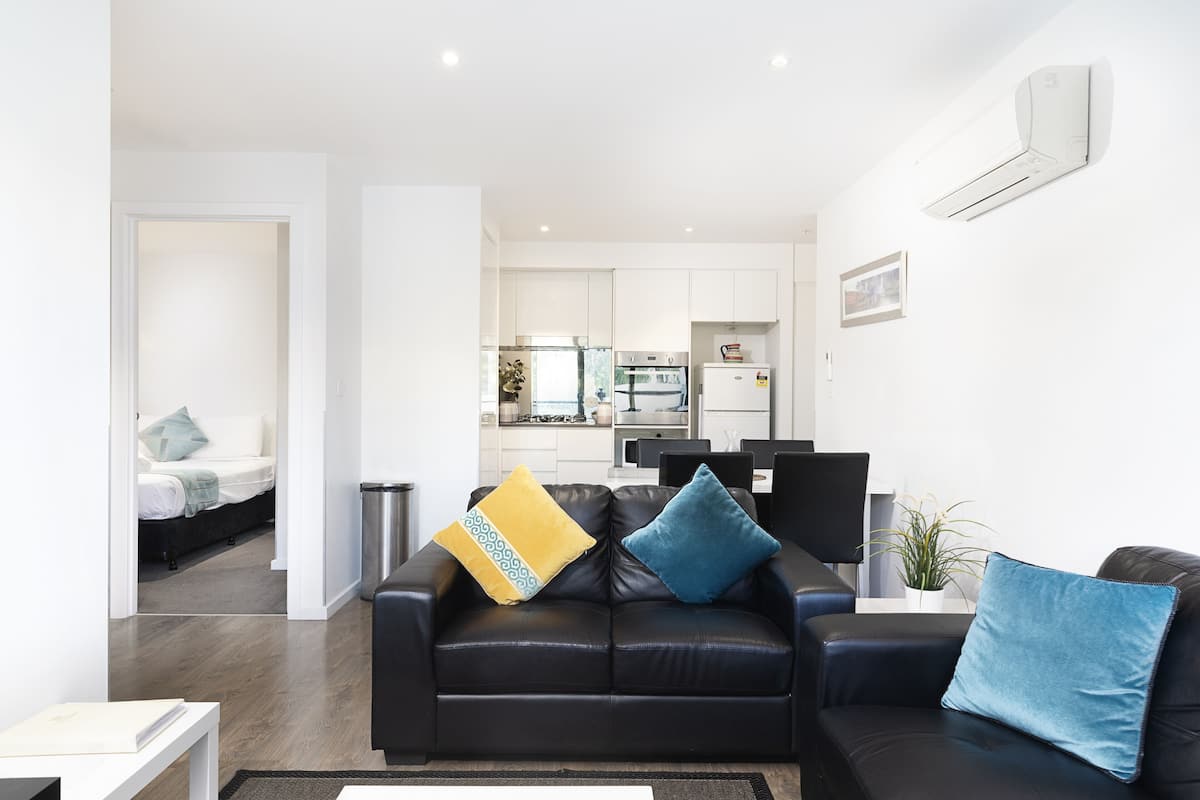 Appartement Standard, 2 chambres, non-fumeur, balcon | Coin séjour