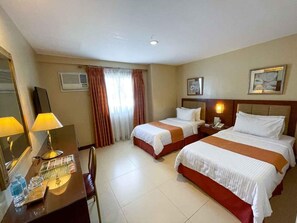 Tomannsrom | Sengetøy av topp kvalitet, safe på rommet og skrivebord