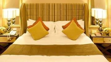 Premium bedding, in-room safe, desk, blackout drapes