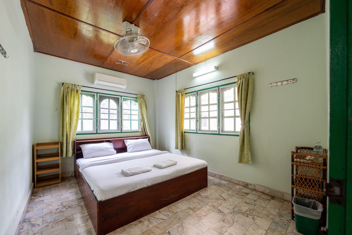 Air condition Shared Bathroom