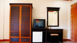 Deluxe Double Room | Room amenity - Komaree Mansion (Patong)