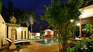 Outdoor pool, pool umbrellas