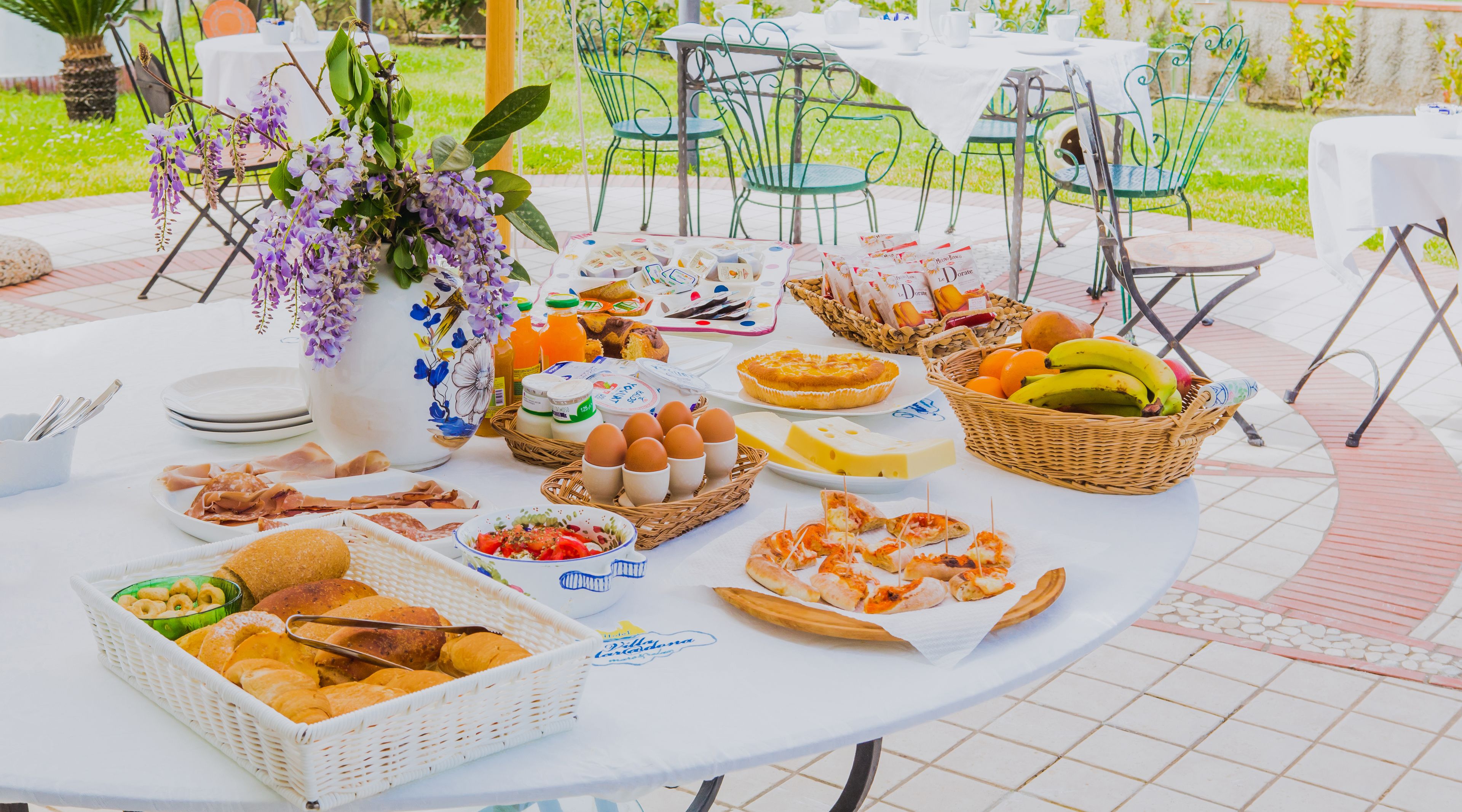 Bao gồm bữa sáng buffet hàng ngày 