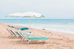 Spiaggia privata nelle vicinanze, lettini da mare, ombrelloni