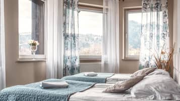 Verdunkelungsvorhänge, Bügeleisen/Bügelbrett, kostenlose Babybetten