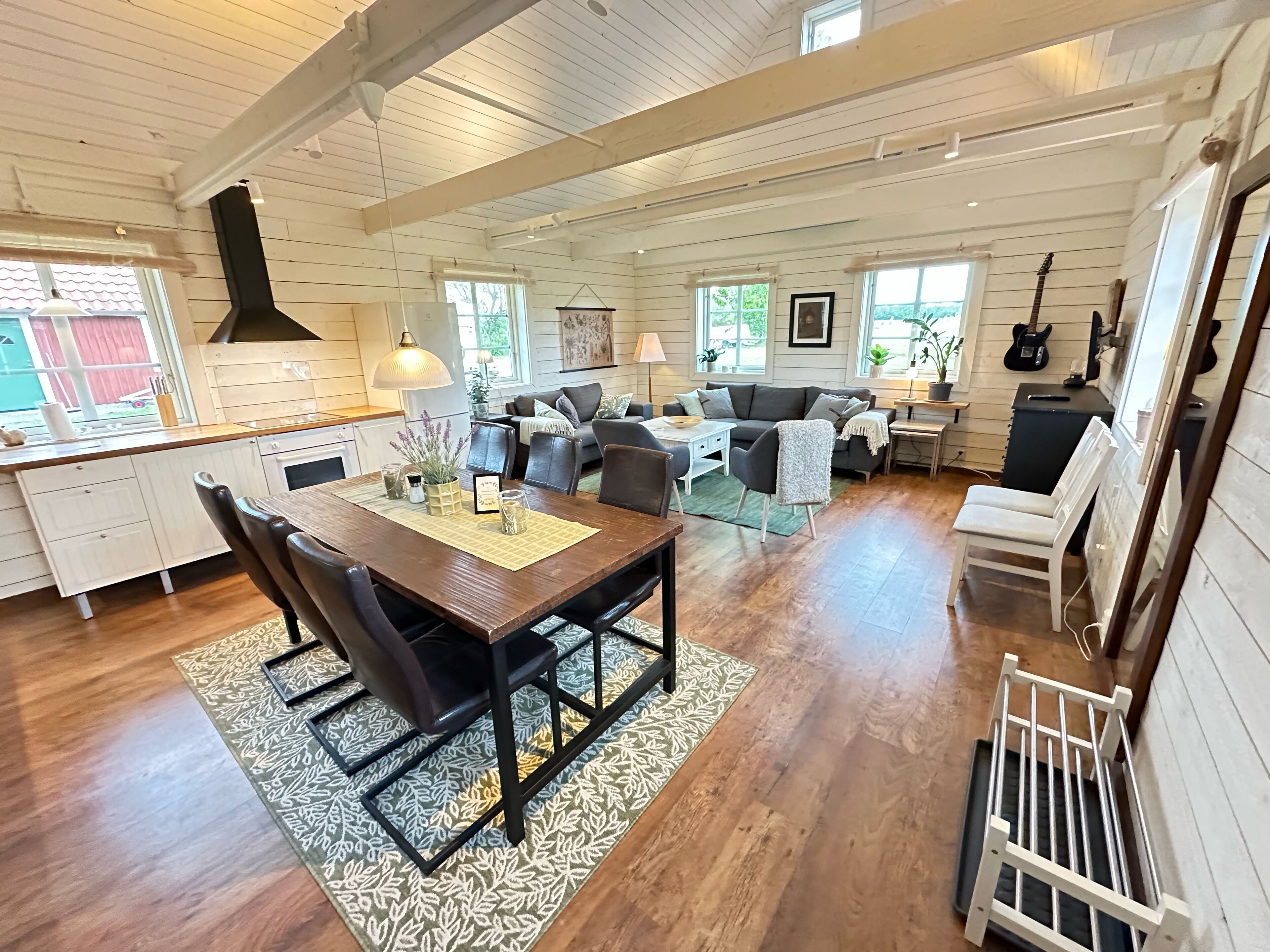 2 bedrooms, individually decorated, individually furnished, free WiFi