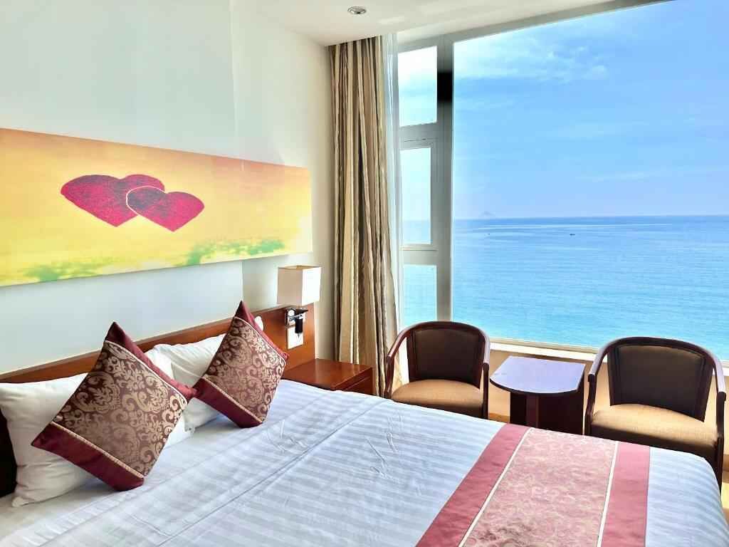 Superior Double Room, Sea View | Minibar, in-room safe, desk, free WiFi