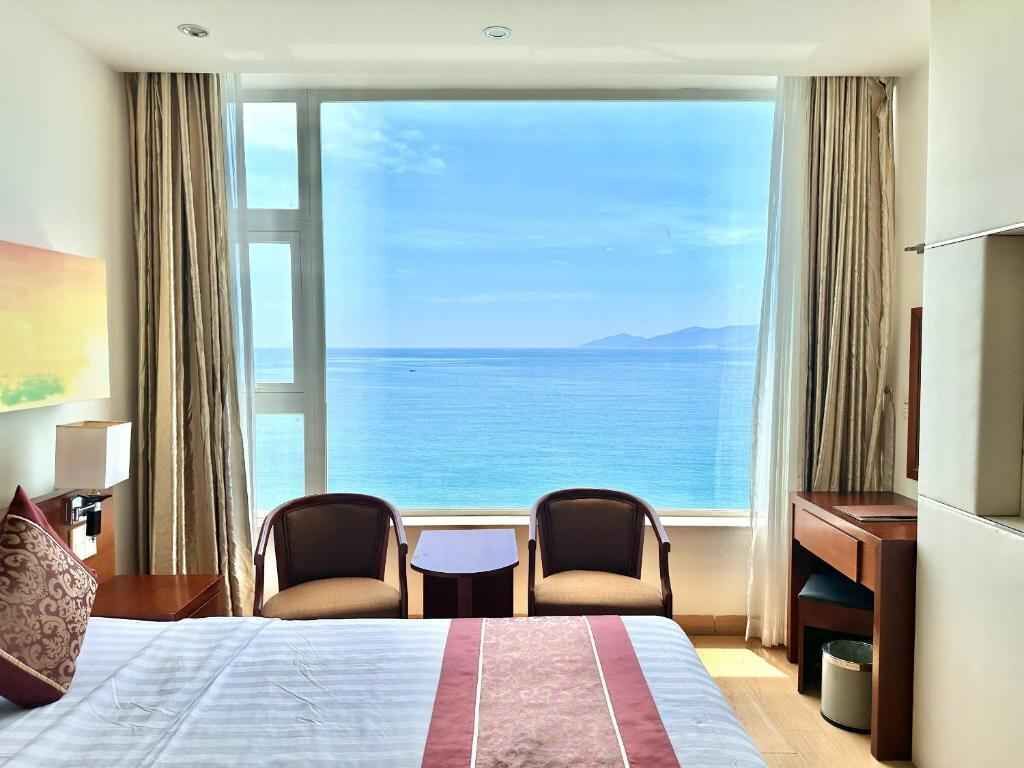 Superior Double Room, Sea View | Minibar, in-room safe, desk, free WiFi