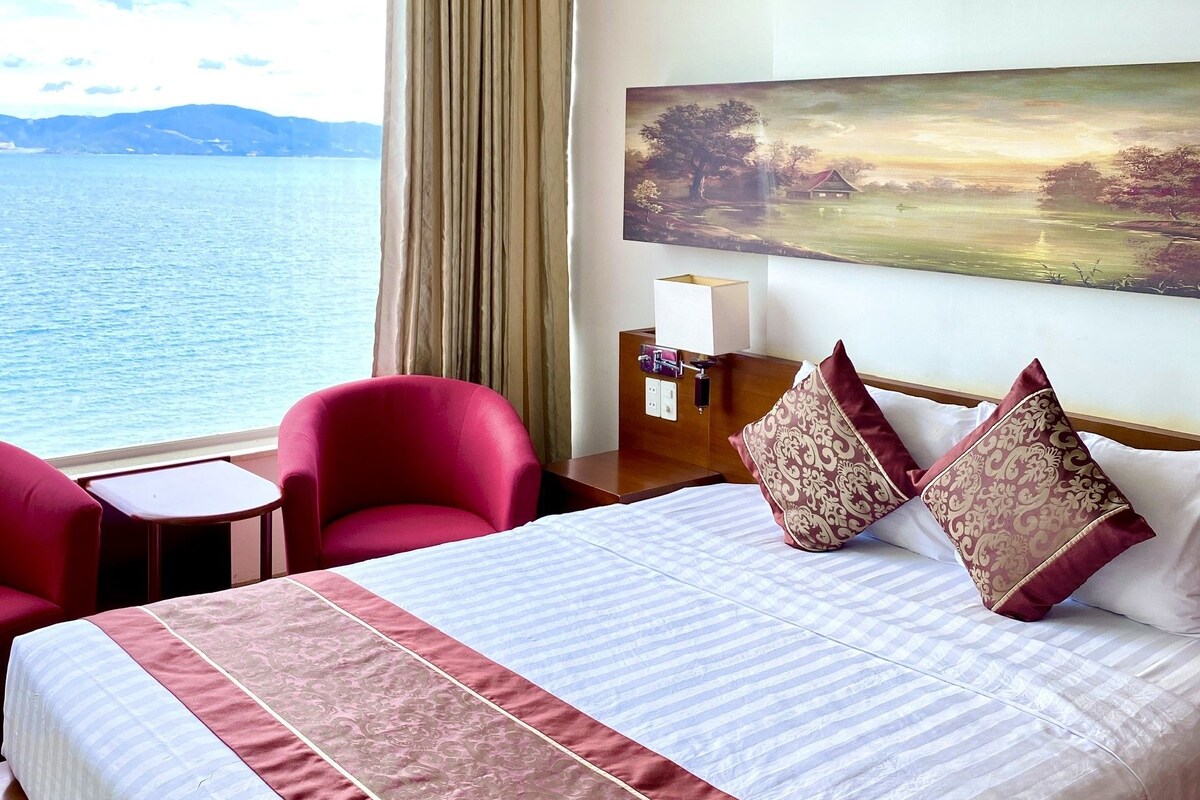 Superior Double Room, Sea View | Minibar, in-room safe, desk, free WiFi