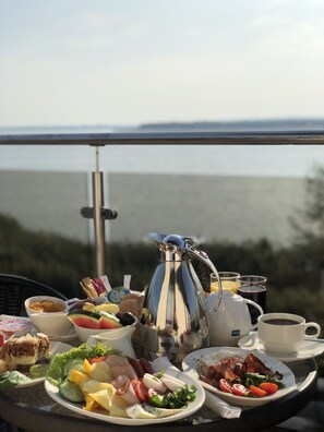 Petit déjeuner buffet compris tous les jours