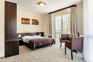 Premium bedding, memory-foam beds, in-room safe, desk - Hotel Emocja SPA (Mielno)