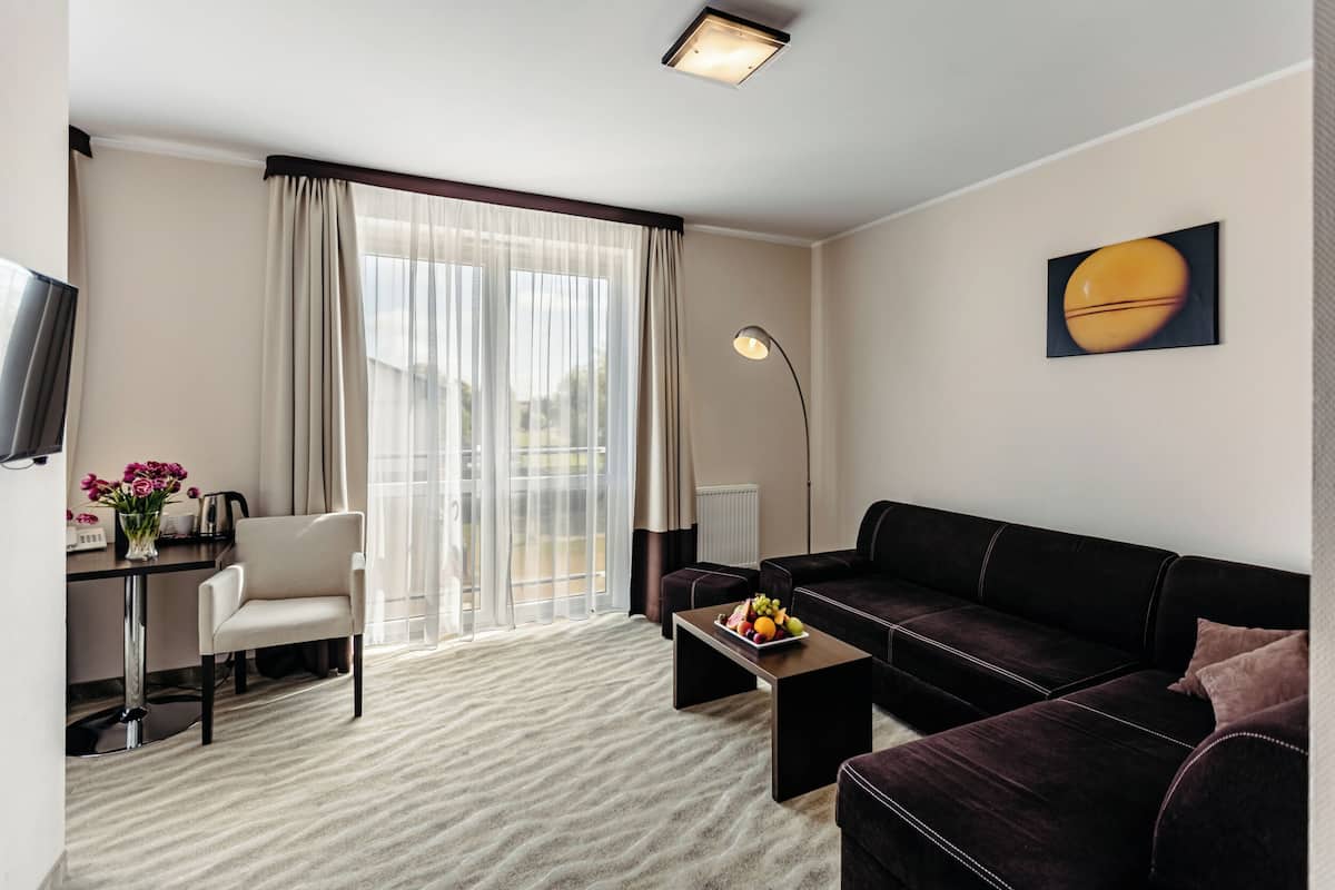 Hochwertige Bettwaren, Betten mit Memory-Foam-Matratzen, Zimmersafe