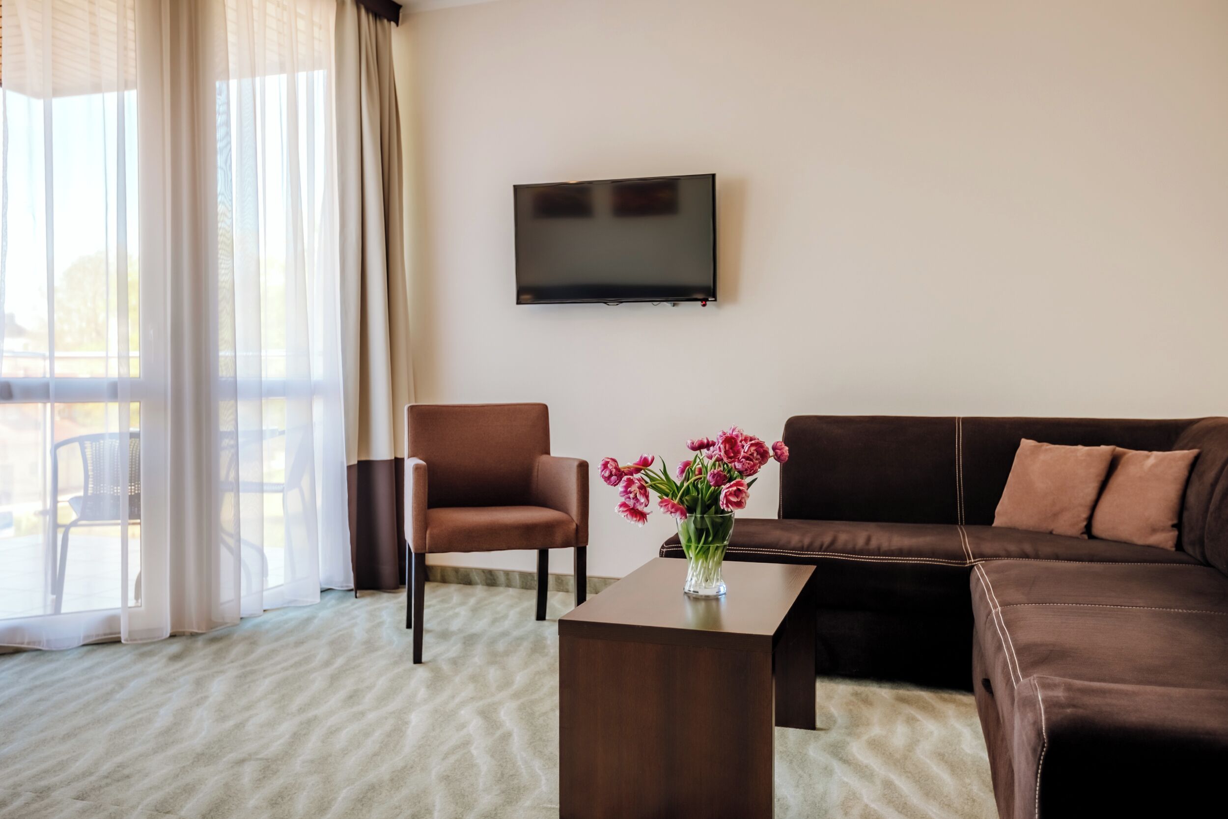 premium bedding, memory-foam beds, in-room safe, desk