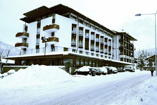 Front of property - Splendid Hotel Venezia (Cortina d'Ampezzo)