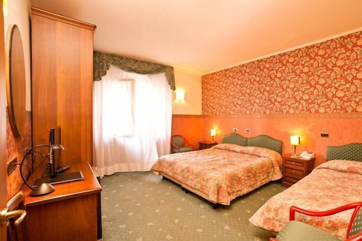 Superior Double or Twin Room, Mountain View | Minibar, in-room safe, desk, cribs/infant beds
