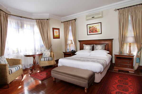 豪華套房 | 高級寢具、客房內保險箱、書桌、遮光布/窗簾