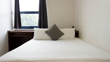 Habitación doble, baño compartido | Wifi gratis y ropa de cama