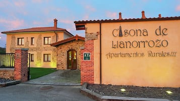 Entrada al alojamiento