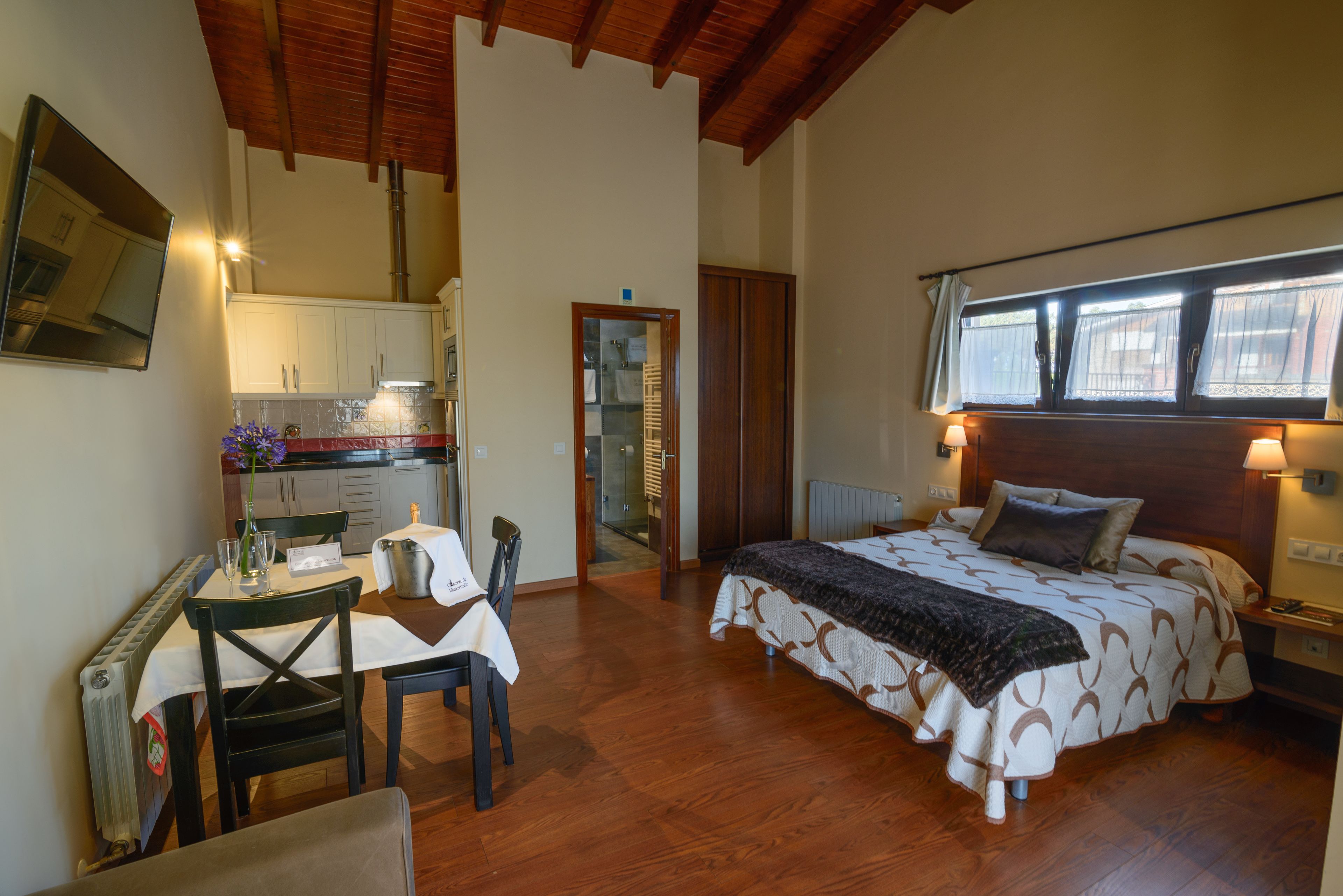 Estúdio | Roupas de cama premium, cofres nos quartos, cortinas blackout